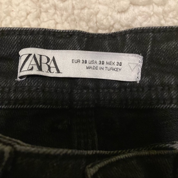 - ZARA black distressed hi rise jeans with embroidered design - Picture 7 of 7